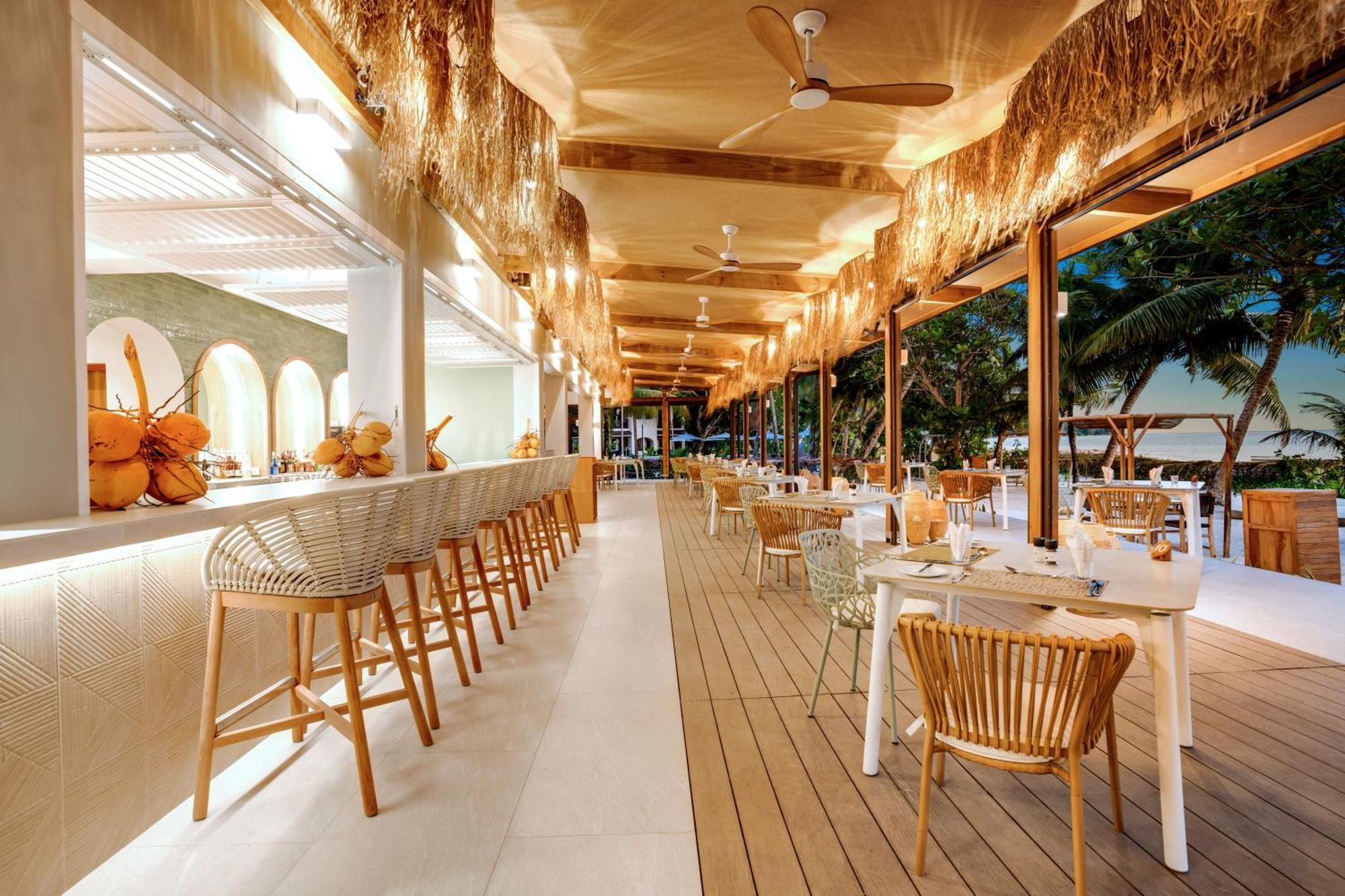 Indian Ocean Lodge Grand Anse  Exterior photo